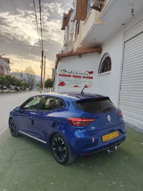 Renault Clio 5 hibryd 2021 E-TECH