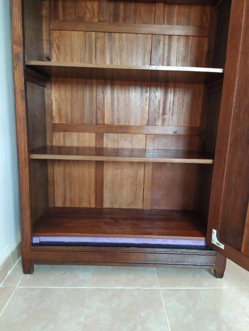 Armoire rustique ancien modèle 
