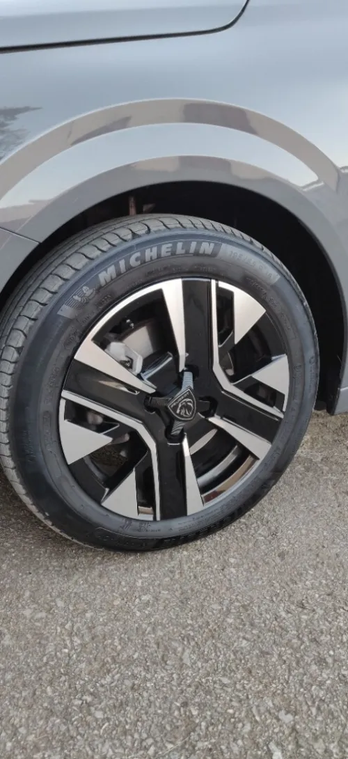 Peugeot 208 2025 Allure Pack