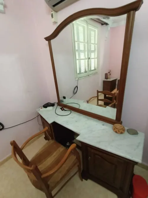 Chambre à coucher complète en bois hêtre  Très bon état