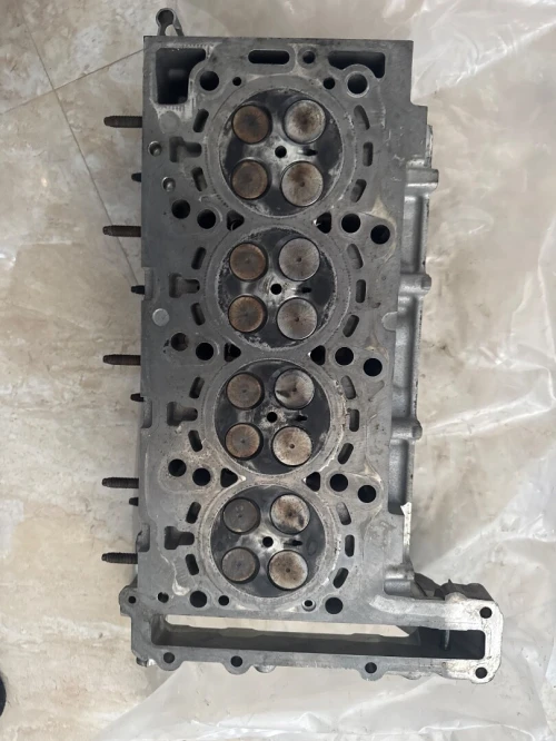 Culasse Mercedes diesel 190L 2020 