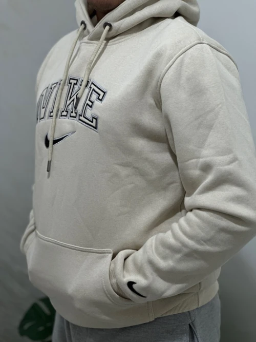 Sweat homme Nike très bonne qualité 