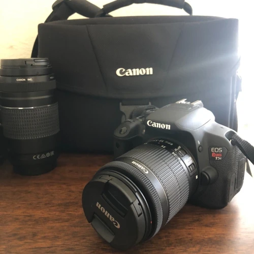 Canon EOS 700D Rebel T5i