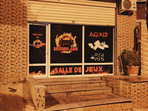 Enseigne lumineuse, Habillage vitrine