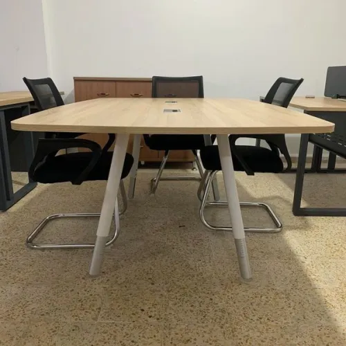 TABLE DE REUNION DIFFERENT DIMENSION 