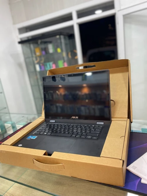 i3 13 TH génération 128Gb \ 8Gb ram SSD afficheur Tactile  Jamais utilisé  0776775177