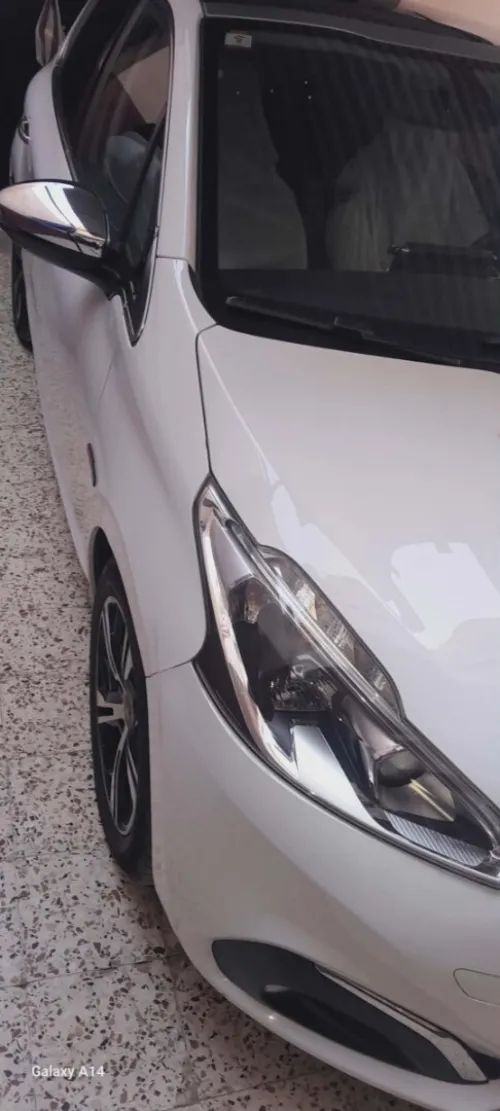 Peugeot 208 2016 Allure Facelift