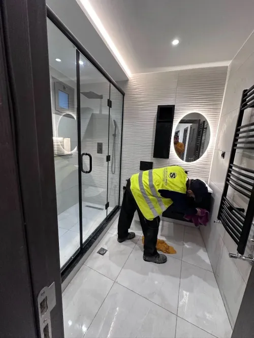 TRAVAUX DE RENOVATION ET D'AMENAGEMENTS INTERIEURS