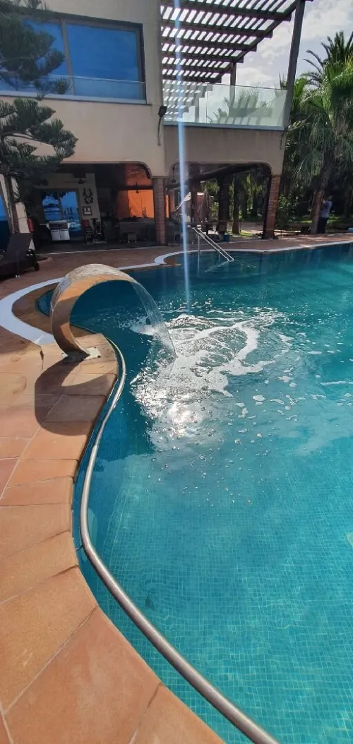 Construction piscines modernes en Algérie 