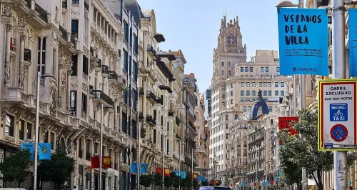 Voyage organisée en Espagne qui fait (Madrid, Andalousie et Tolède) le prix est de 297 700 dzd 