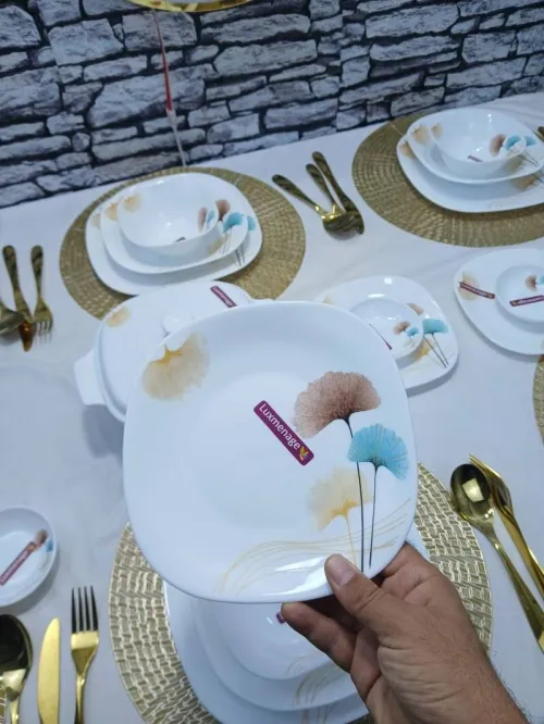 Service A Table 32 Piece Motif 2