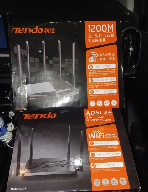Deux modem tenda 1200m et ADSL2+