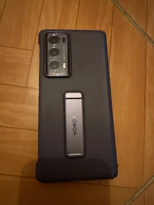 Honor Magic V2