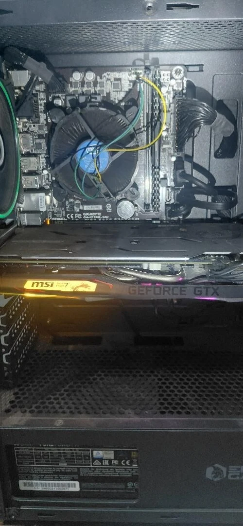 Pc gamer Gtx 1660 ti / i5 7400 / 16 gb ddr4 / 2to hdd / 120 go ssd sata / 650w 80+ gold