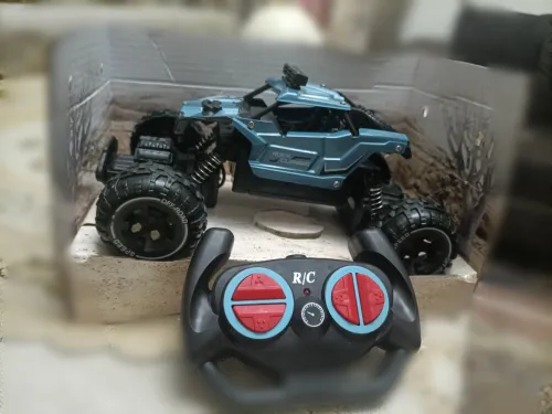Voiture télécommandé (RECHARGEABLE)