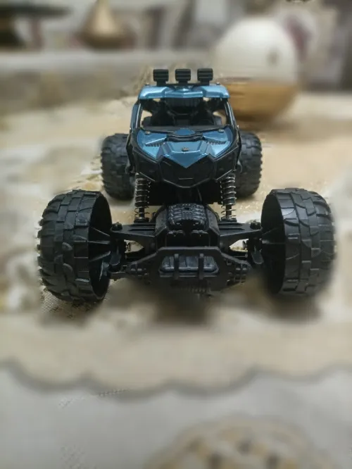 Voiture télécommandé (RECHARGEABLE)