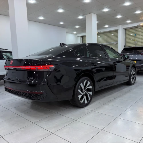 Volkswagen Passat 2025 Pro