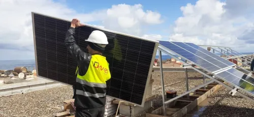 étude et installations solaires et photovoltaïques  دراسة وتركيب أنظمة الطاقة الشمسية