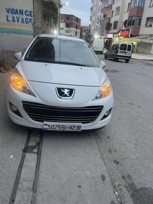 Peugeot 207 2012 Fennec