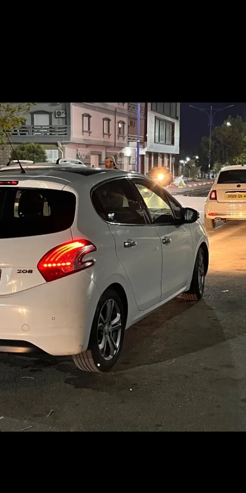 Peugeot 208 2014 Allure