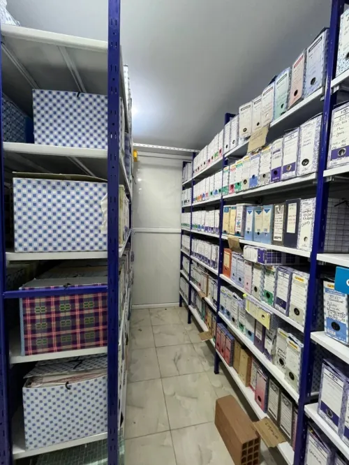 Rayonnage métallique / Etagère archives/ Rayonnage stockage/ Rayonnage léger standard ou sur mesure