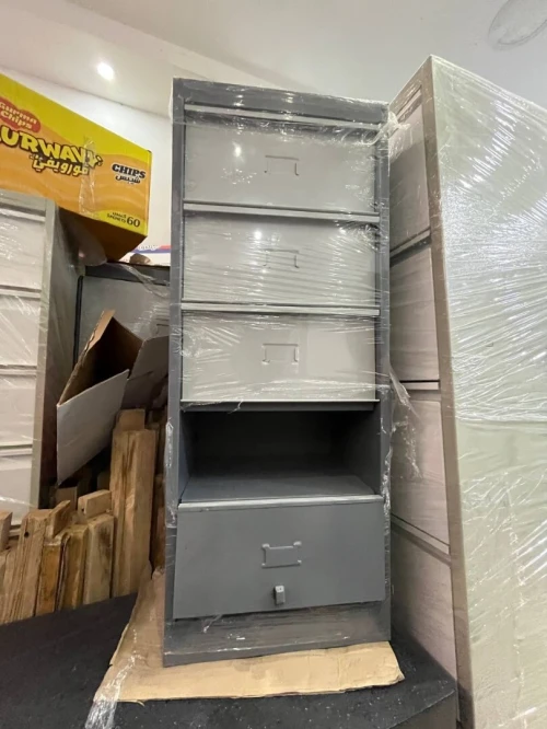 Armoire vestiaire/ Armoire métallique / clapet/ classeur/coffre
