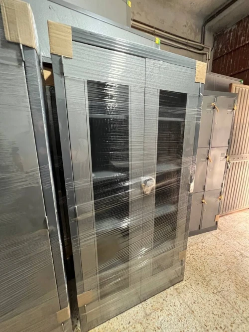 Armoire vestiaire/ Armoire métallique / clapet/ classeur/coffre