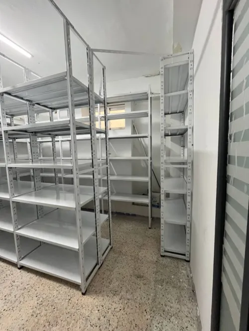 بيع خزائن معدنية، صناديق بريد ورفوف معدنية عالية الجودة