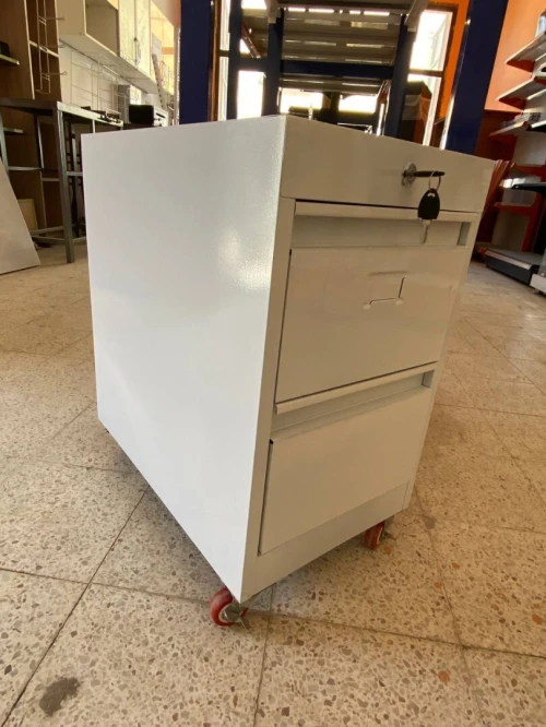 Fabrication Rayonnage/ Étagère/ Armoire/ Vestiaire/ Présentoir