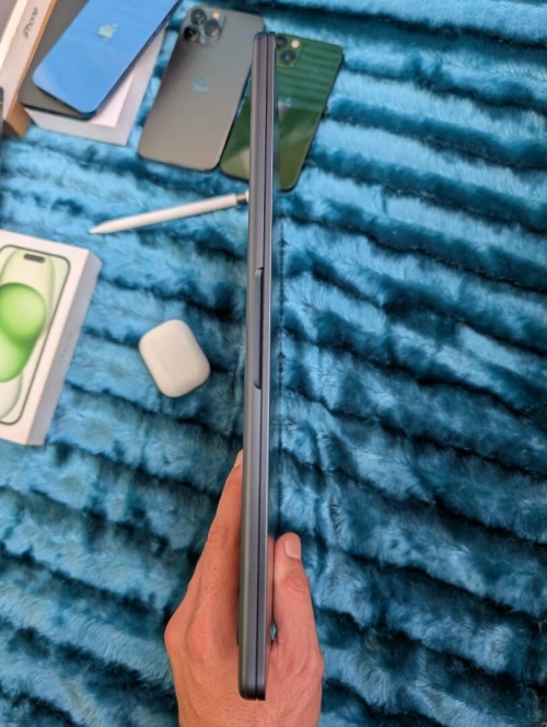 MacBook Air M3 2024 512SSD/16Gb 13,6'' Cycle de charge 34