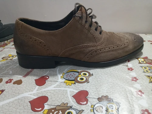 Des chaussures classiques véritable cuir originaux made in italy