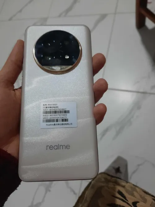 Realme 13pro plus 5g peu utilisé, état 10/10 avec boite 13pro + 5G