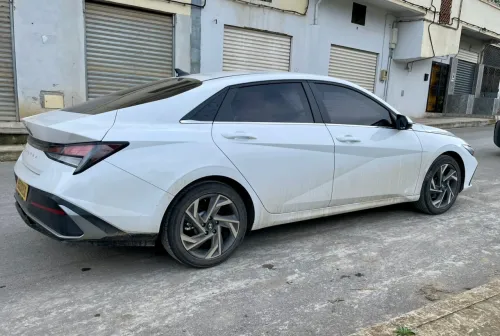 Hyundai Elantra 2025 Lexzury