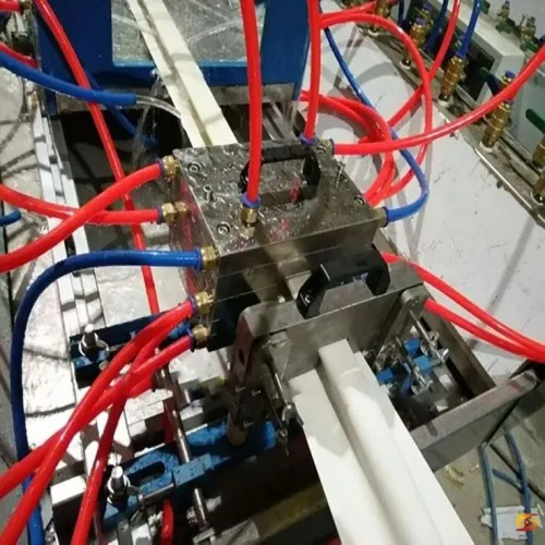  Machine d'extrusion PVC