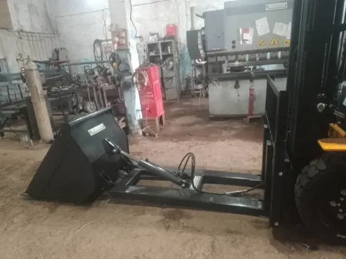 Godet à verrin hydraulique