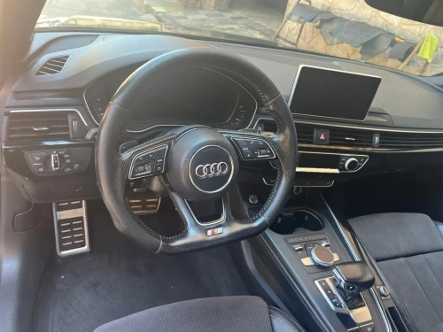 Audi A4 2017 S Line +
