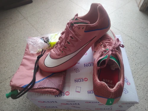 Soulier d'athlétisme 