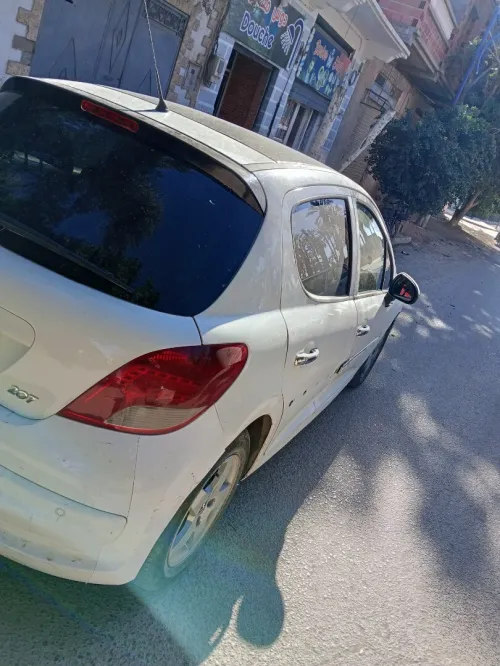 Peugeut 207 2012 Aluree