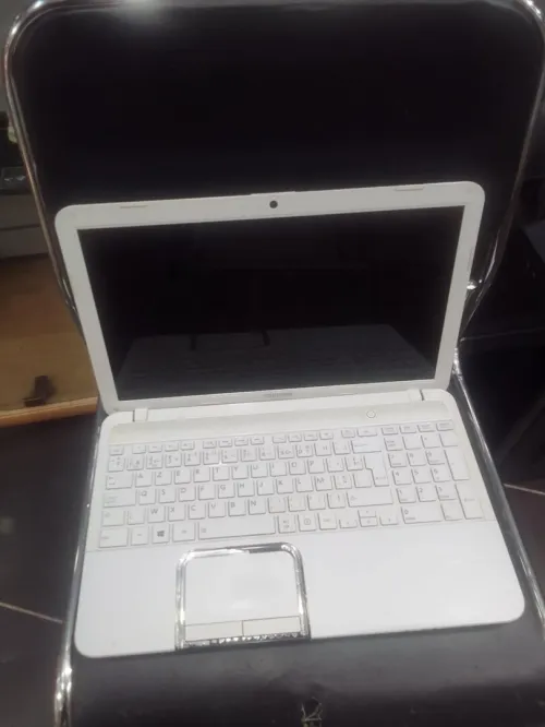 Toshiba satellite l850 d7w