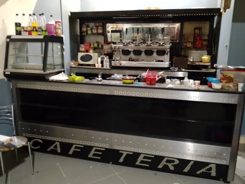 Comptoir et arrière bar frigo 