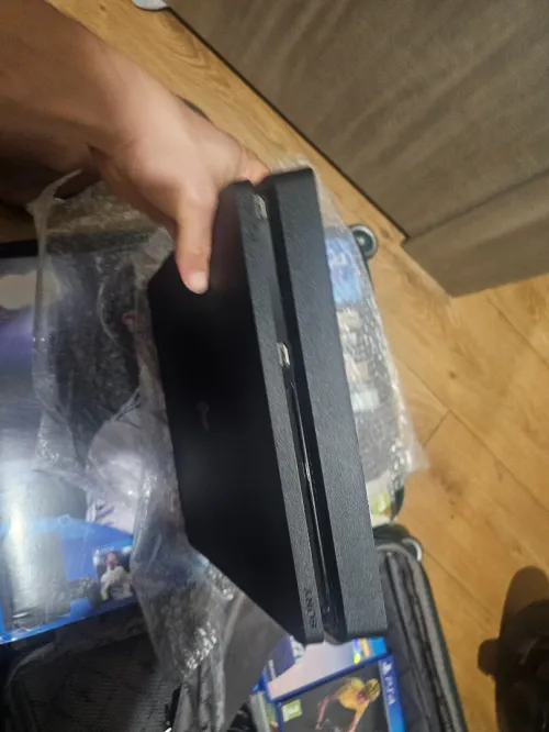 PlayStation4 slim