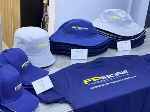 personnalisation textile (t-shirts, polos, casquettes, etc.)