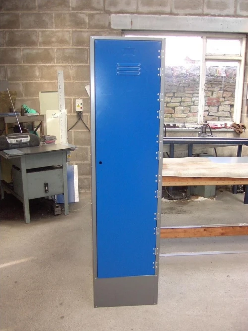 Vestiaire métallique / Armoire métallique / Classeur métallique C4 / Rayonnage / Etagère