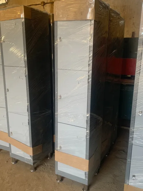 Vestiaire métallique / Armoire métallique / Classeur métallique C4 / Rayonnage / Etagère