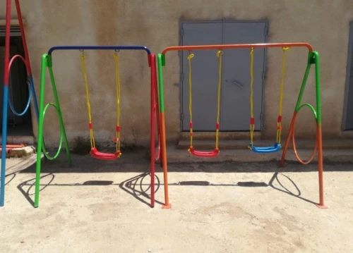 Fabrication balançoire, toboggan métallique, bascule et Jeux de Ressort