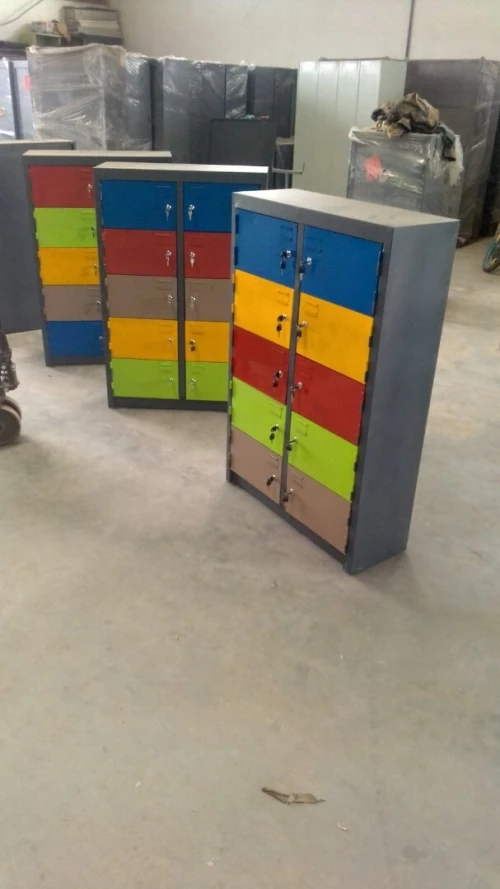 Casier pour écolier / Casier Scolaire / Casier enfant / Vestiaire métallique / Armoire métallique