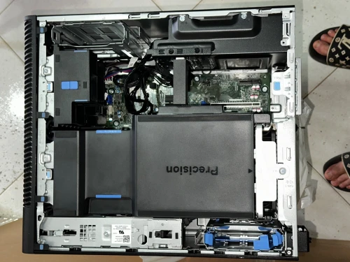 Dell Precision 3680 Workstation  Intel i7 14700K 64GB DDR5 Alimentation 1000W