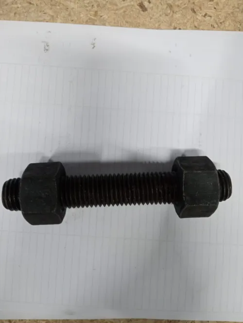 Goujon fileté solide 7/8-9 UNC x 145 mm avec écrous