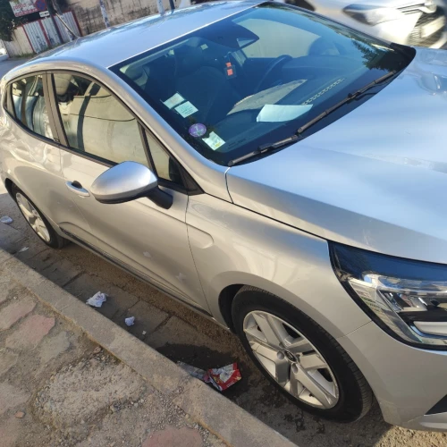 Renault Clio 5 2021 Clio 5 hybride 1.6 145 chev boîte automatique