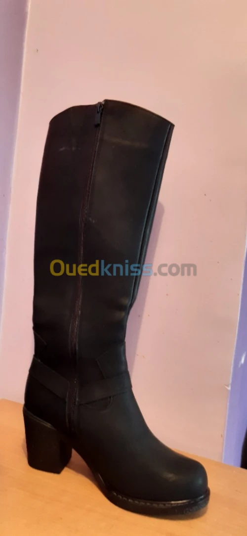 Cavalières pointure 40 vrai cuir venus de Turquie 